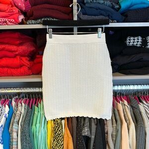 Rachel Zoe white scalloped edge textured mini sweater skirt size S